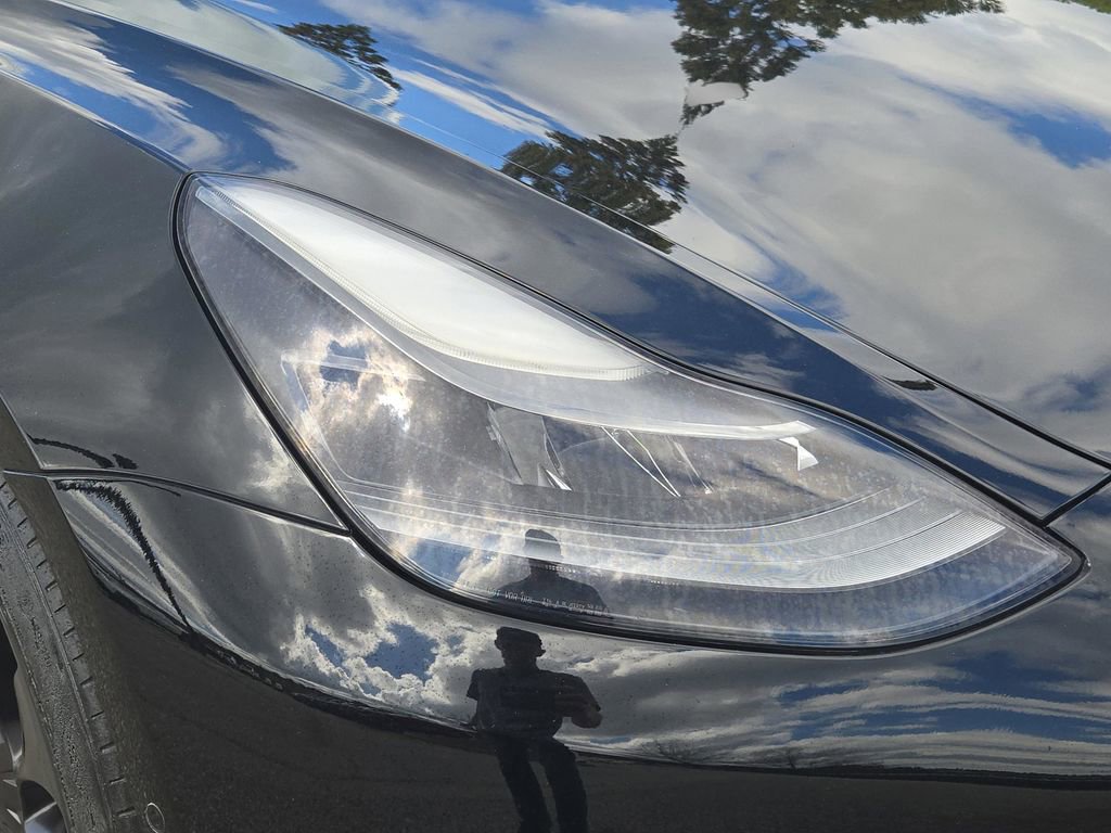 Used 2022 Tesla Model 3 Performance image 5