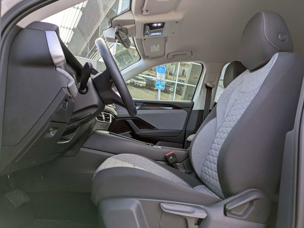 Certified 2025 Volkswagen Tiguan S w/ 18" Wheel Package image 2