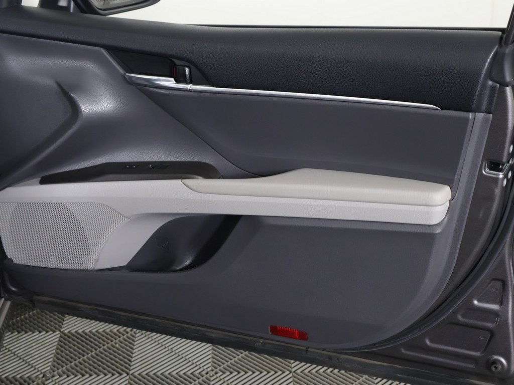 Used 2023 Toyota Camry SE image 20