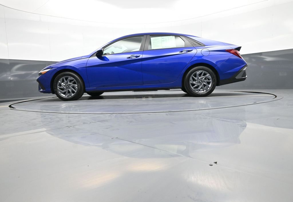 Certified 2024 Hyundai Elantra SEL FWD image 32