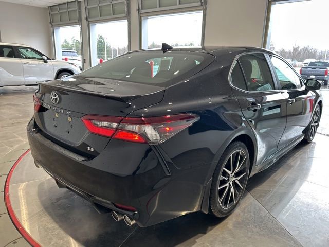 Used 2023 Toyota Camry SE image 6