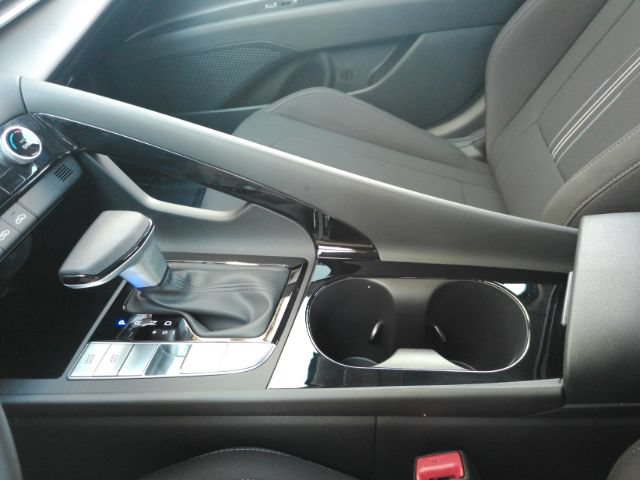 Used 2026 Hyundai Elantra Hybrid FWD image 35