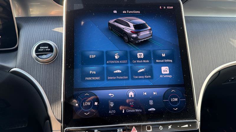 Used 2025 Mercedes-Benz GLC 300 image 26