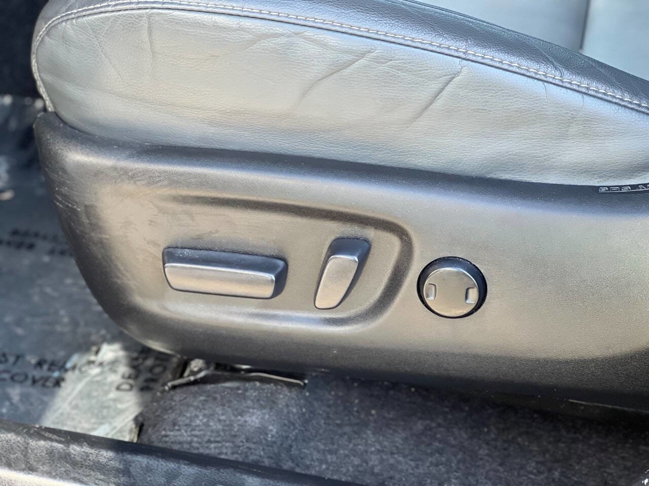 Used 2015 Toyota RAV4 Limited FWD image 21