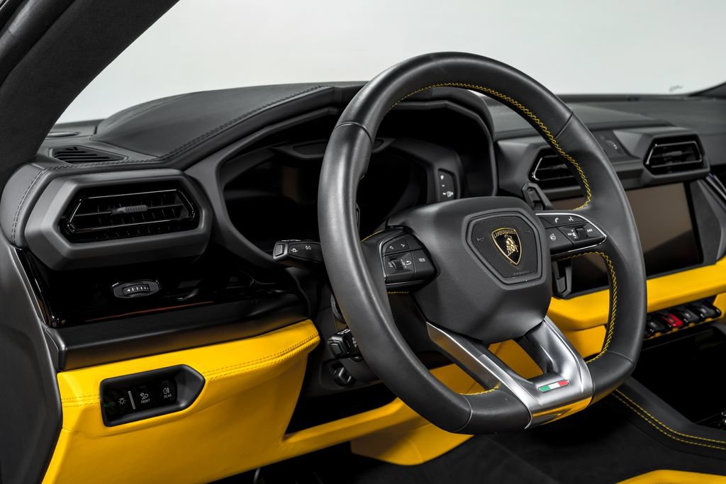 Used 2025 Lamborghini Urus S AWD/4WD image 14