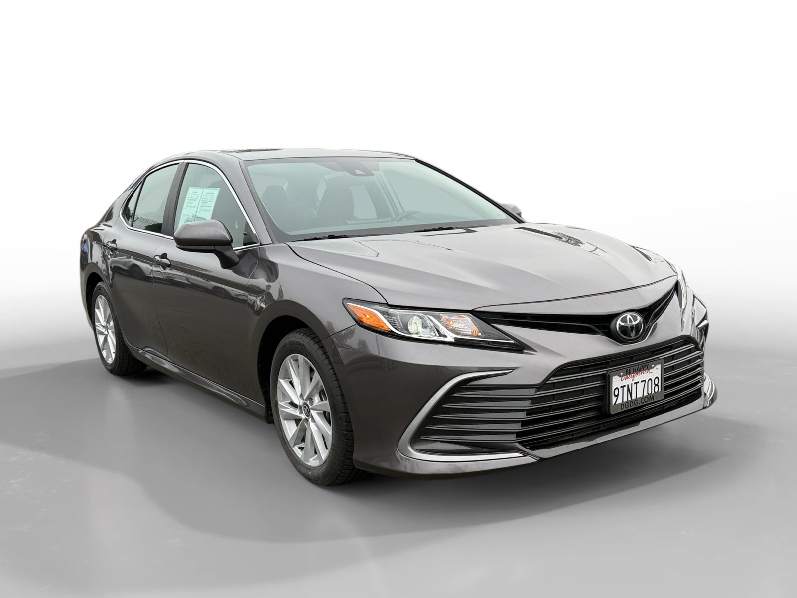 Used 2024 Toyota Camry LE FWD image 7