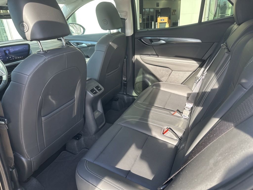 Used 2024 Buick Envision Preferred image 18