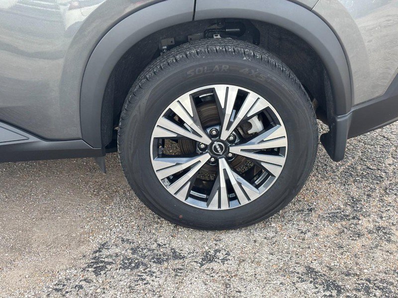 Used 2023 Nissan Rogue SV w/ SV Premium Package image 11