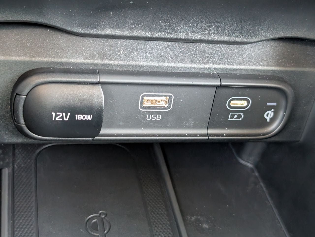 Used 2025 Kia Telluride EX w/ EX Captain's Chair Package FWD image 18