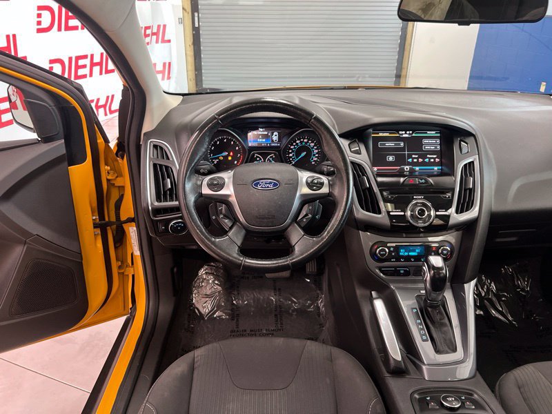 Used 2012 Ford Focus Titanium w/ SEL/Titanium Winter Pkg FWD image 31
