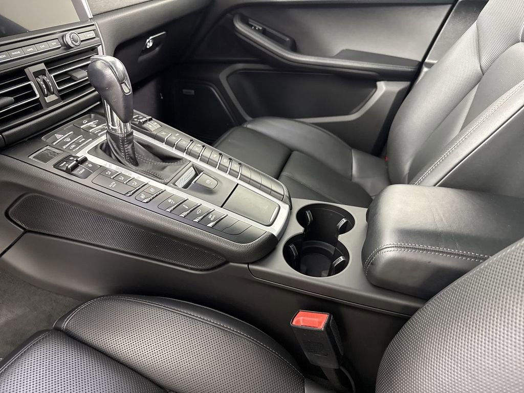 Certified 2020 Porsche Macan GTS AWD/4WD image 32
