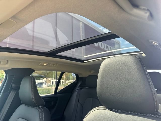 Certified 2025 Volvo XC40 B5 Core AWD/4WD image 26