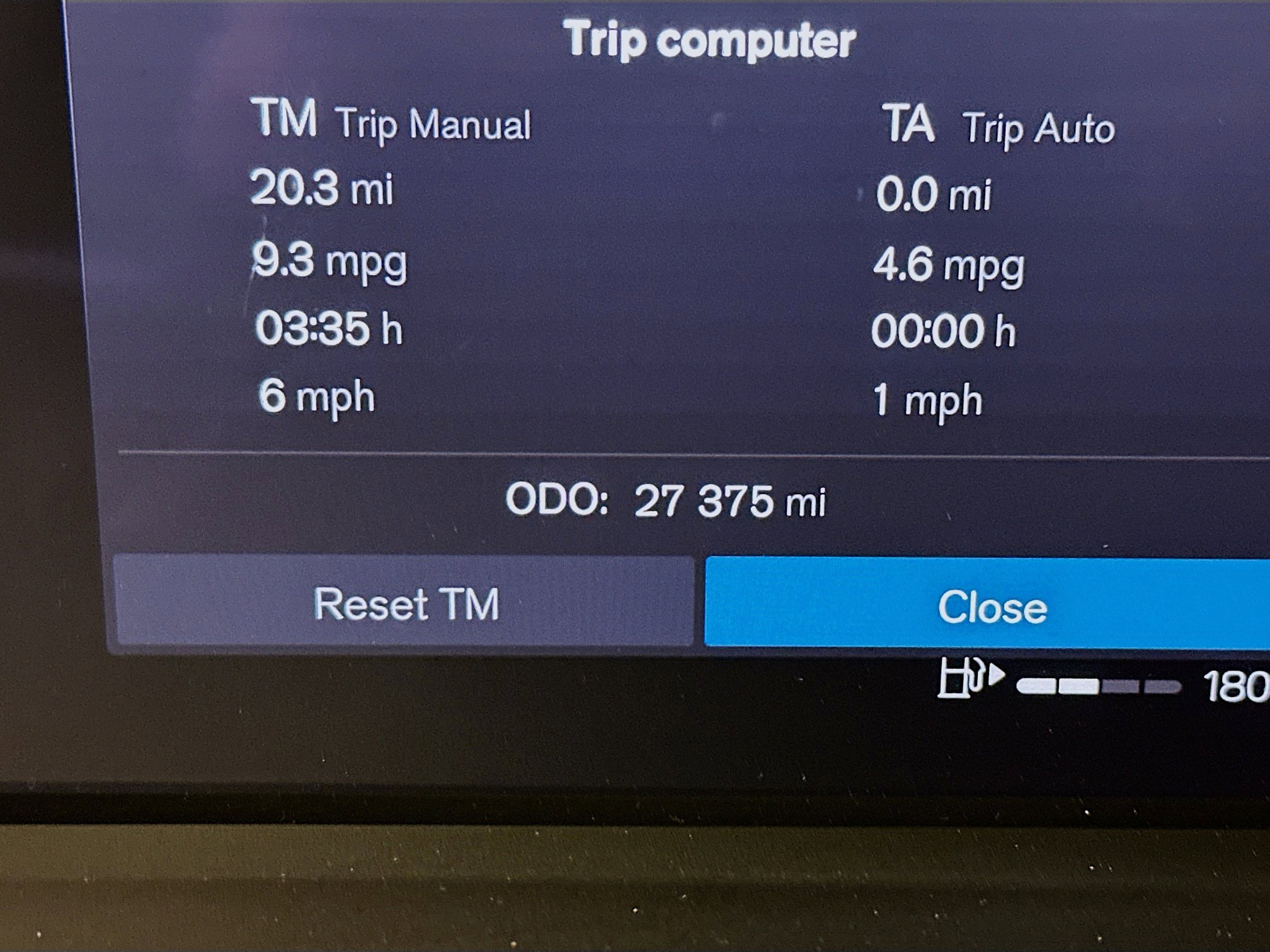 Used 2024 Volvo XC40 B5 Plus image 19