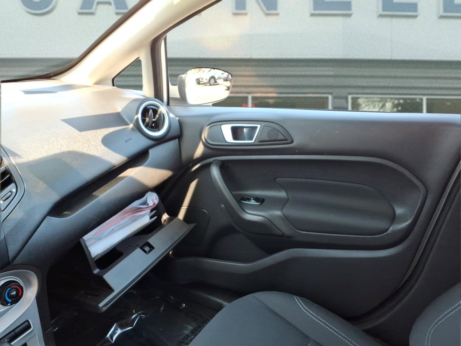 Used 2016 Ford Fiesta SE FWD image 22