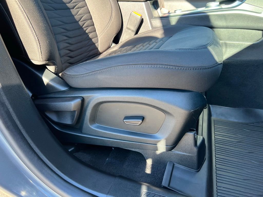 Used 2021 Ford Explorer XLT image 23