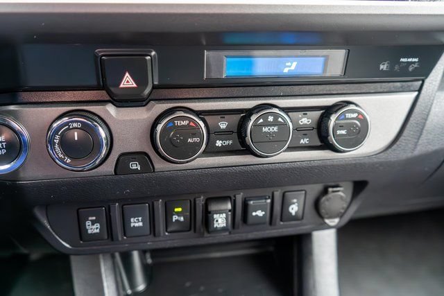 Used 2022 Toyota Tacoma TRD Off-Road w/ Technology Package AWD/4WD image 27