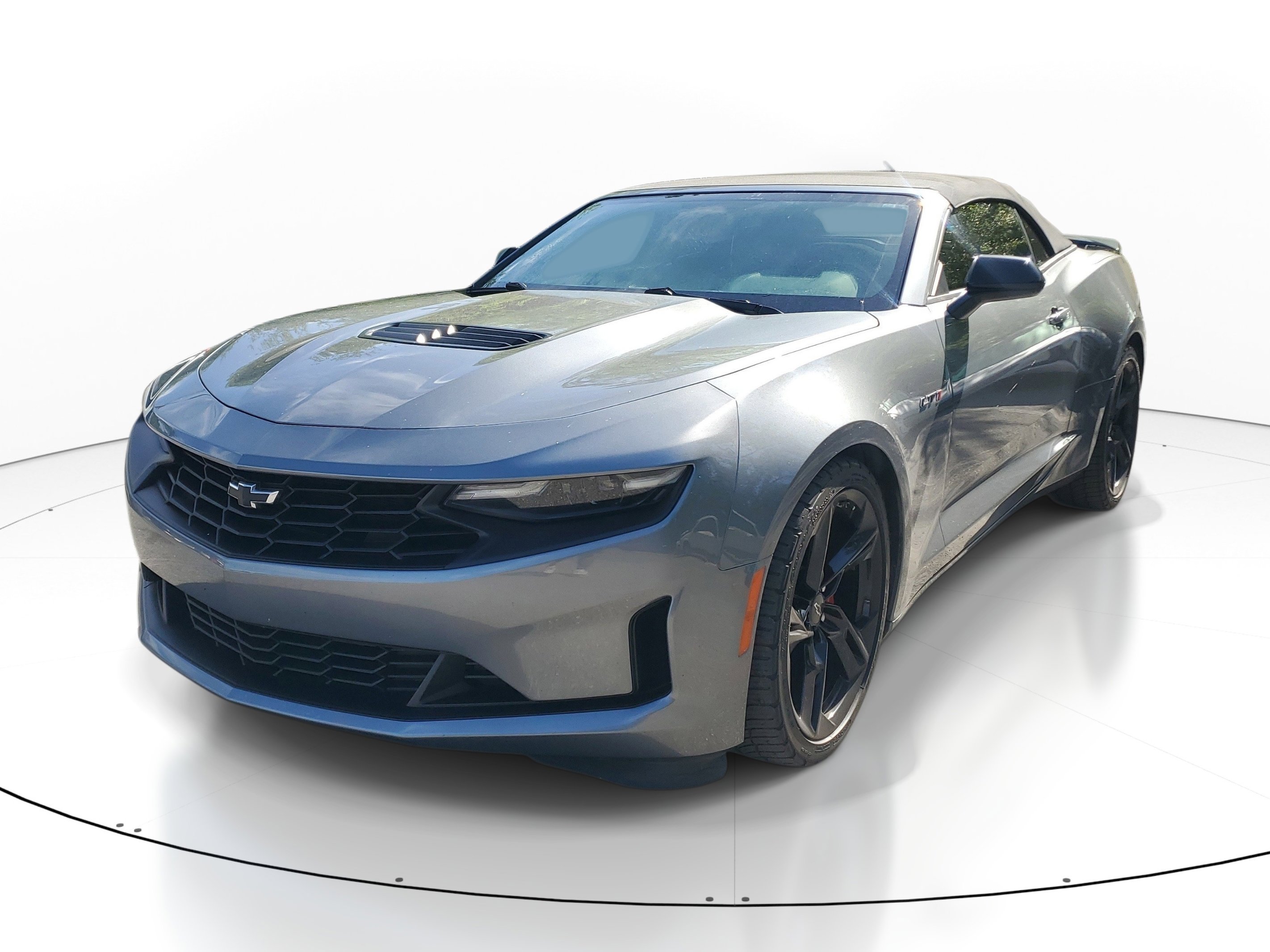 Used 2020 Chevrolet Camaro LT RWD image 3