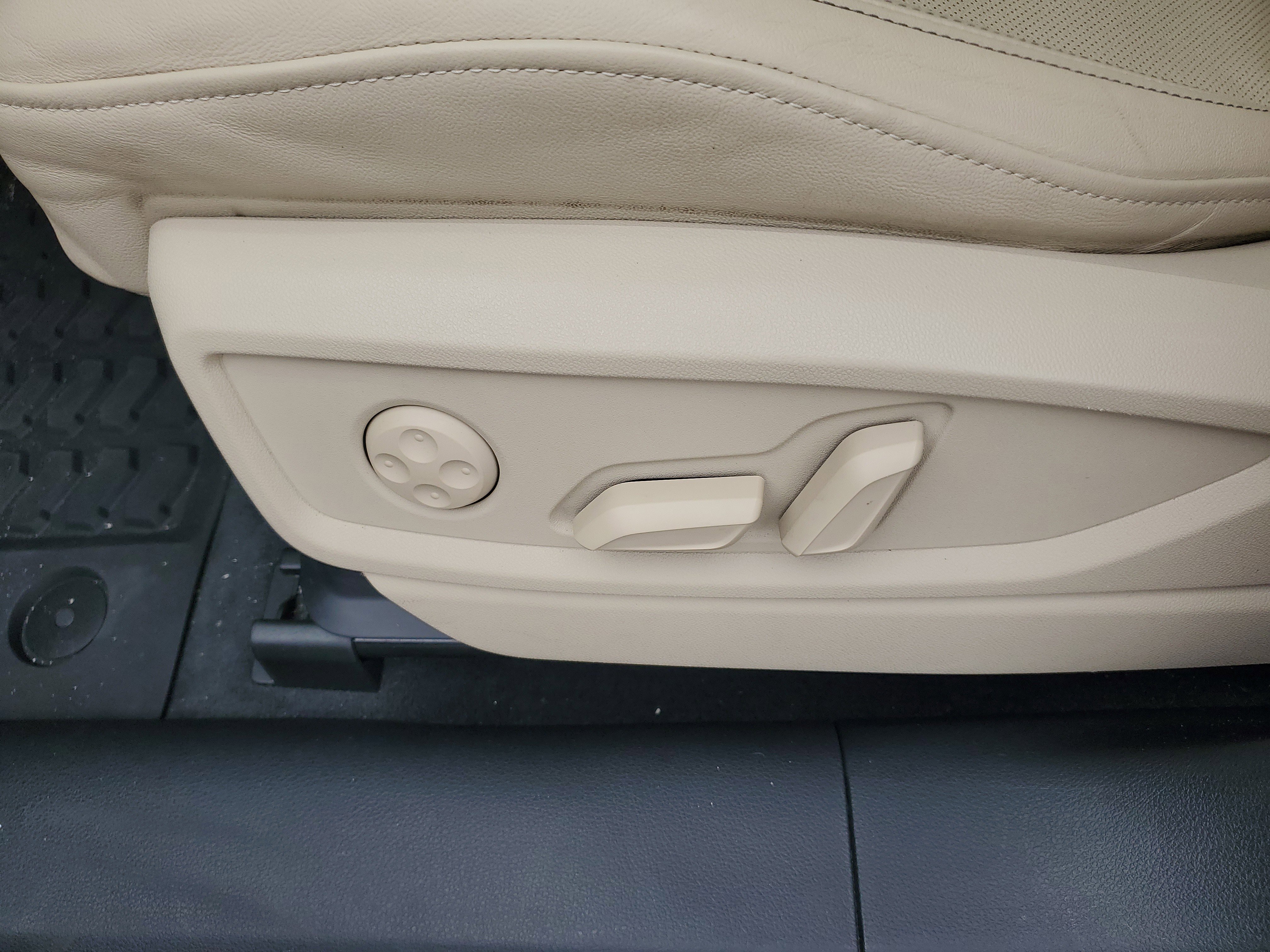 Used 2022 Audi Q5 e Premium Plus image 15