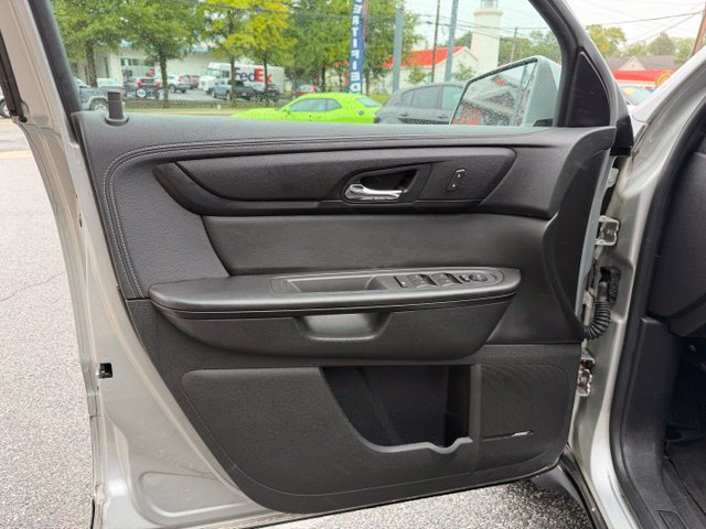 Used 2017 Chevrolet Traverse LT FWD image 8