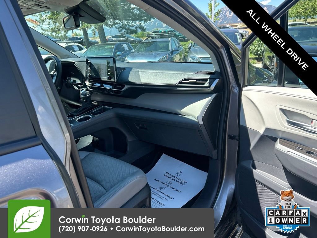 Used 2024 Toyota Sienna Limited AWD/4WD image 11