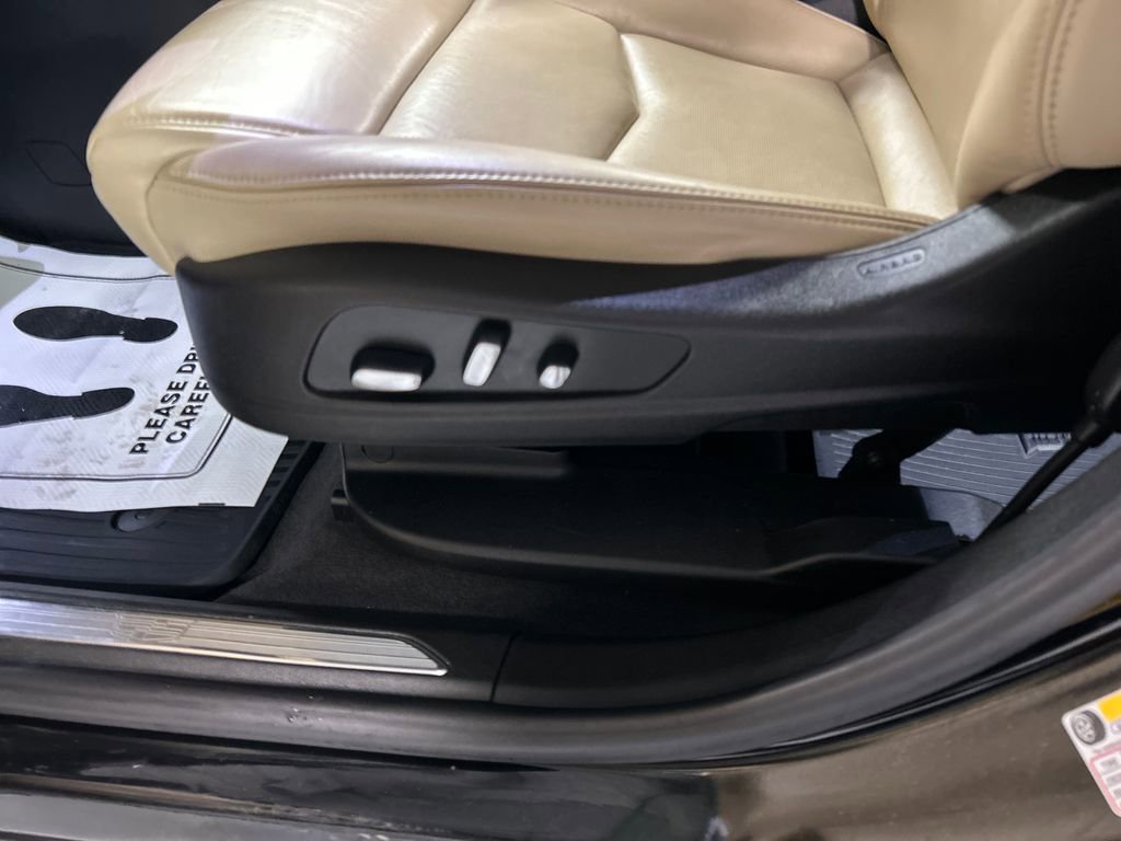 Used 2019 Cadillac XT5 Premium Luxury AWD/4WD image 11