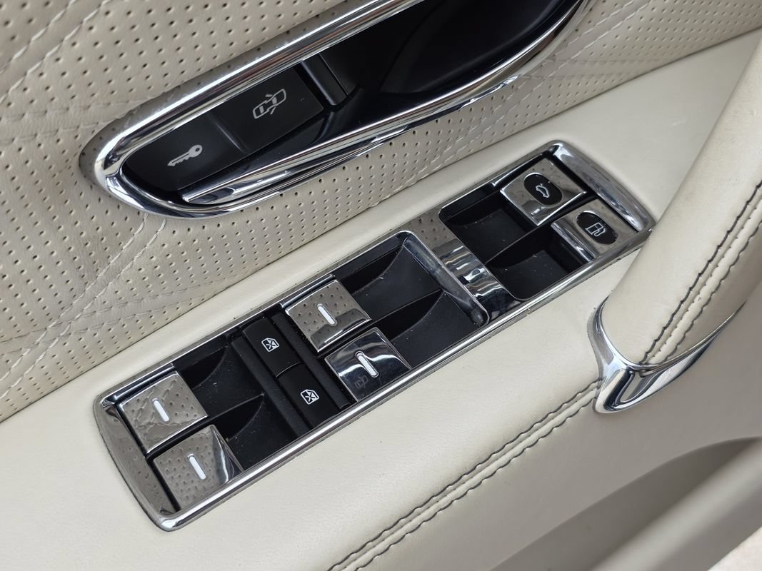 Used 2016 Bentley Flying Spur V8 AWD/4WD image 17