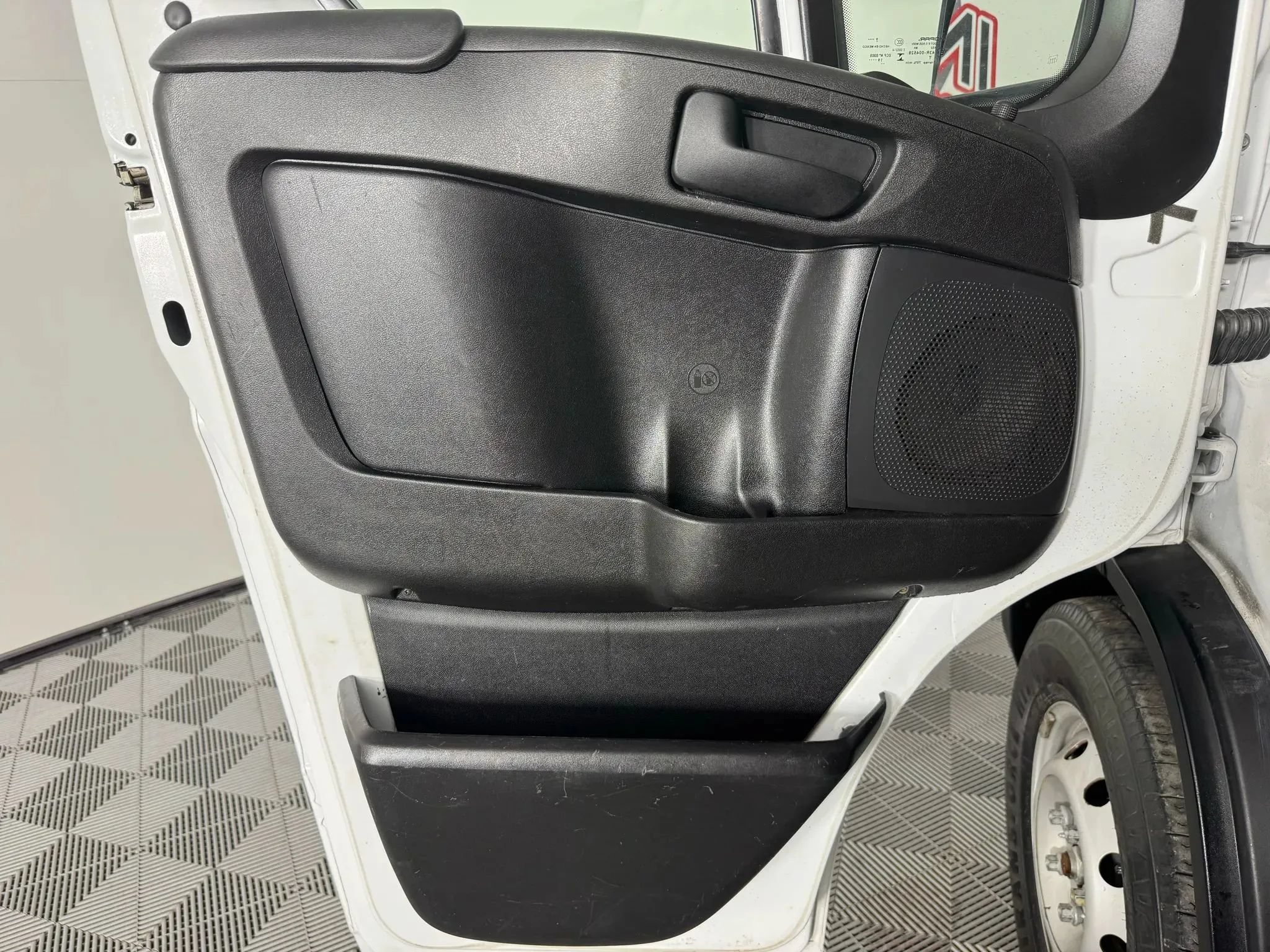 Used 2024 RAM ProMaster 1500 w/ Convenience Group FWD image 34