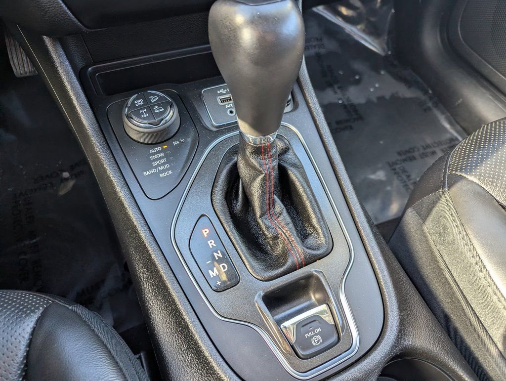 Used 2019 Jeep Cherokee Trailhawk image 20