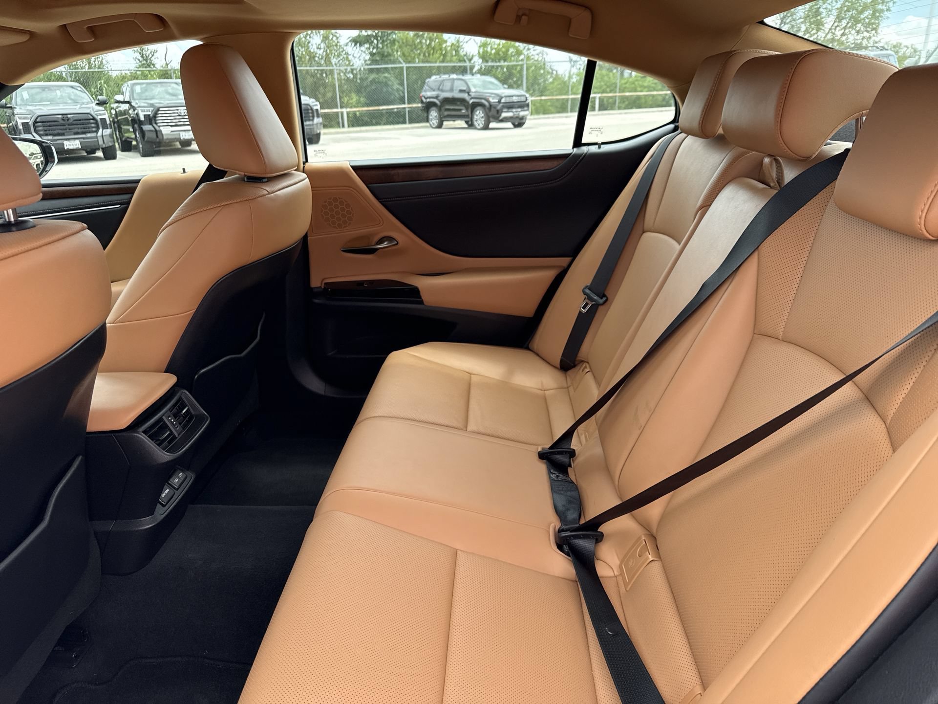 Used 2024 Lexus ES 250 w/ Premium Package AWD/4WD image 25