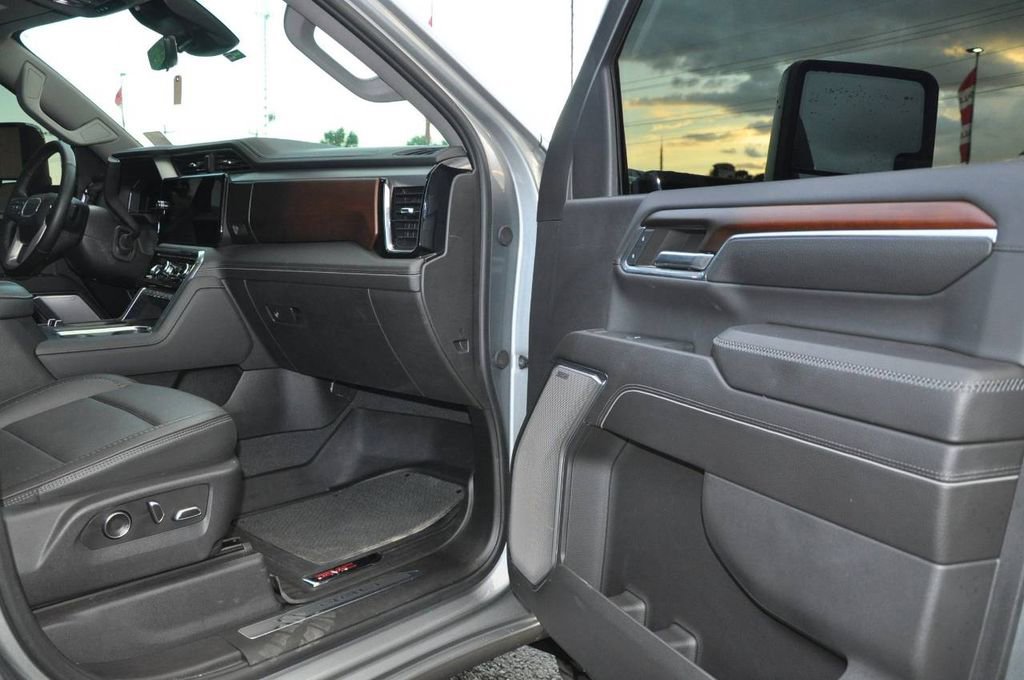 Used 2024 GMC Sierra 2500 Denali w/ Denali Reserve Package image 17