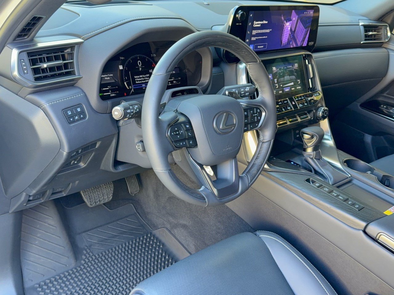 Certified 2025 Lexus LX 600 4WD w/ Appearance Package image 4