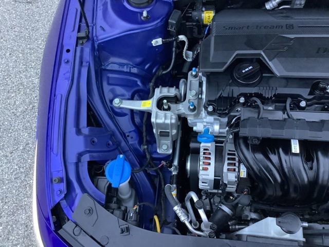 Certified 2025 Hyundai Elantra Sport image 12