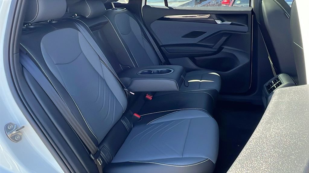 New 2026 Volkswagen Tiguan SE R-Line image 13