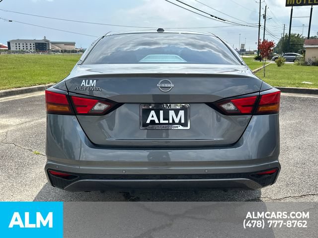 Used 2025 Nissan Altima 2.5 SV FWD image 6