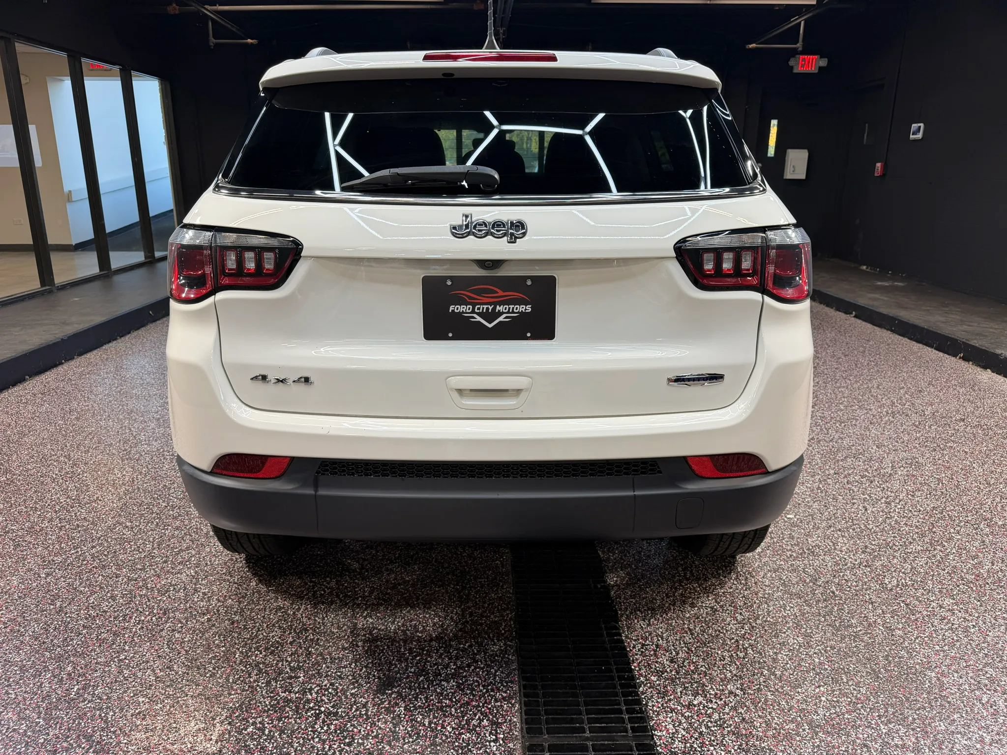 Used 2019 Jeep Compass Latitude w/ Cold Weather Group AWD/4WD image 6