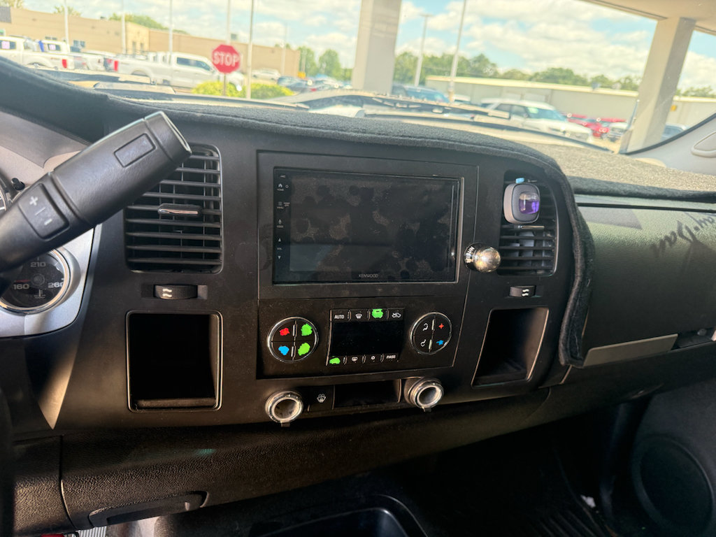 Used 2007 Chevrolet Silverado 2500 LT w/ 2LT Convenience Package RWD image 3