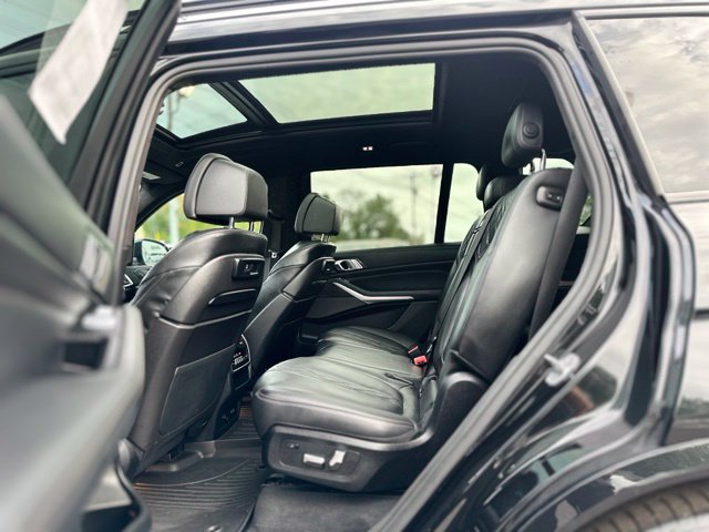 Used 2022 BMW X7 xDrive40i w/ M Sport Package AWD/4WD image 20