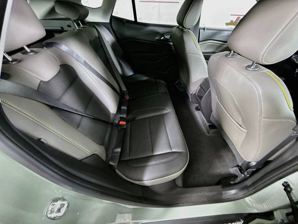 Used 2025 Chevrolet Trax ACTIV FWD image 27