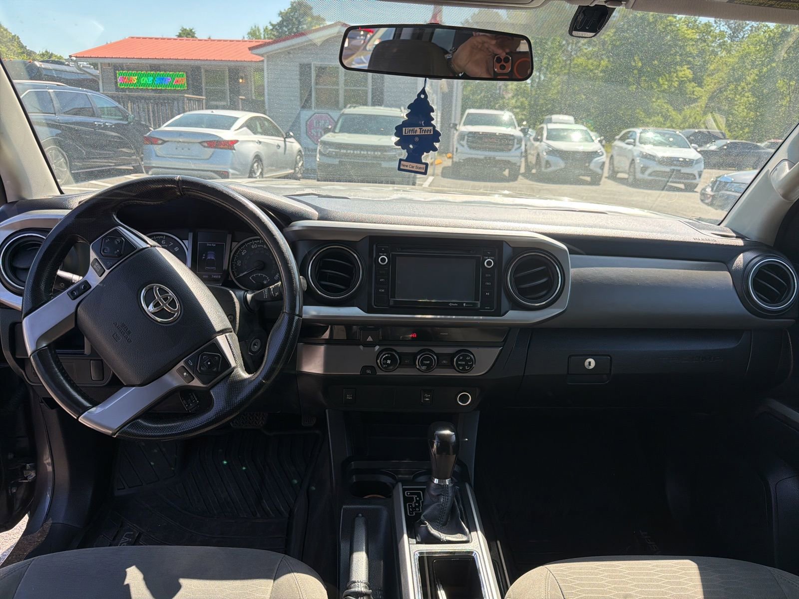 Used 2016 Toyota Tacoma SR5 w/ Towing Package RWD image 10