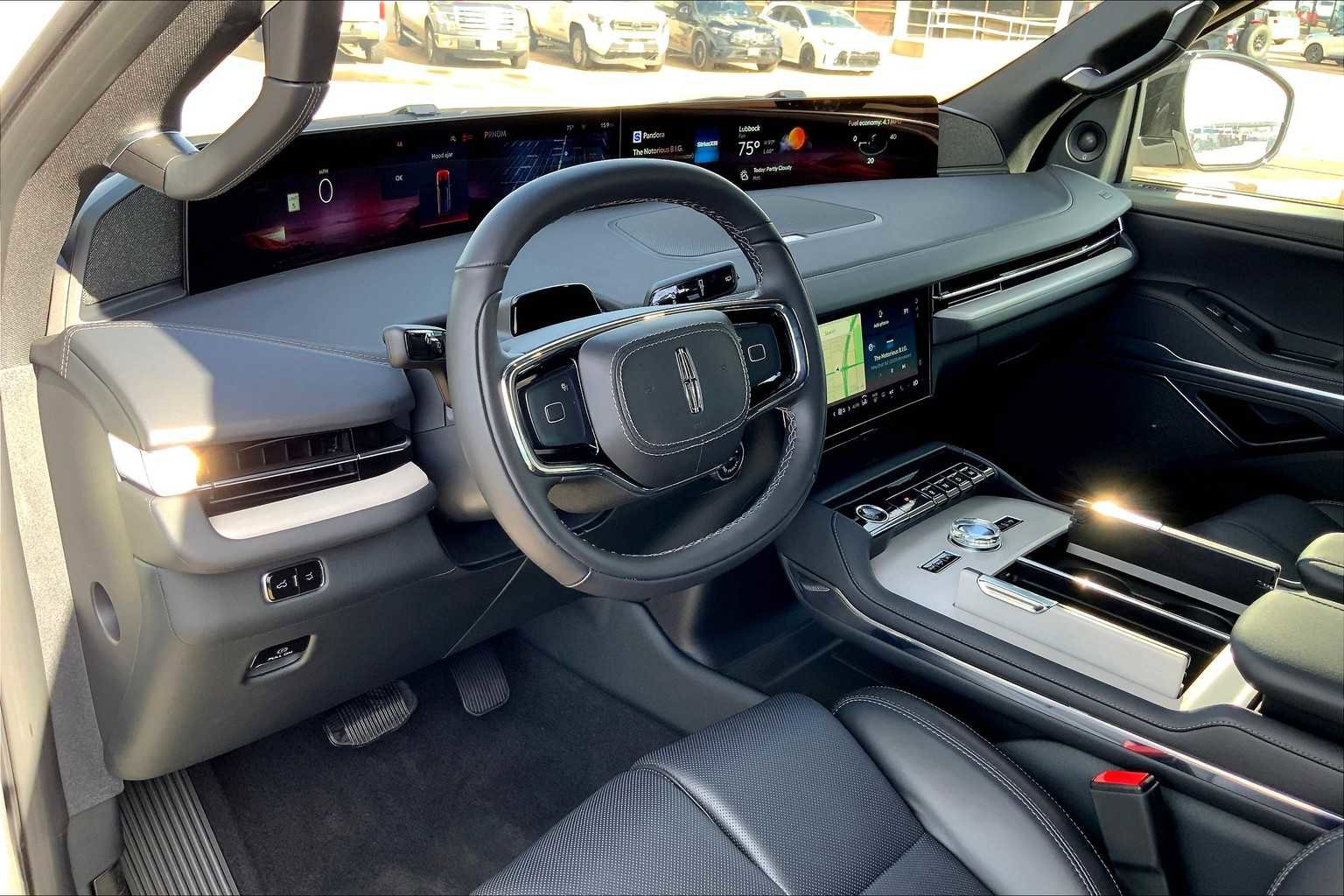 New 2025 Lincoln Navigator L Reserve w/ Jet Appearance Package image 8