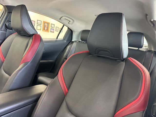 Used 2025 Toyota Prius Plug-In Hybrid image 16