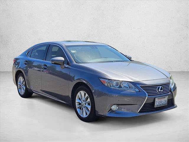 Used 2015 Lexus ES 300h w/ Premium Package w/Bamboo Trim FWD image 3