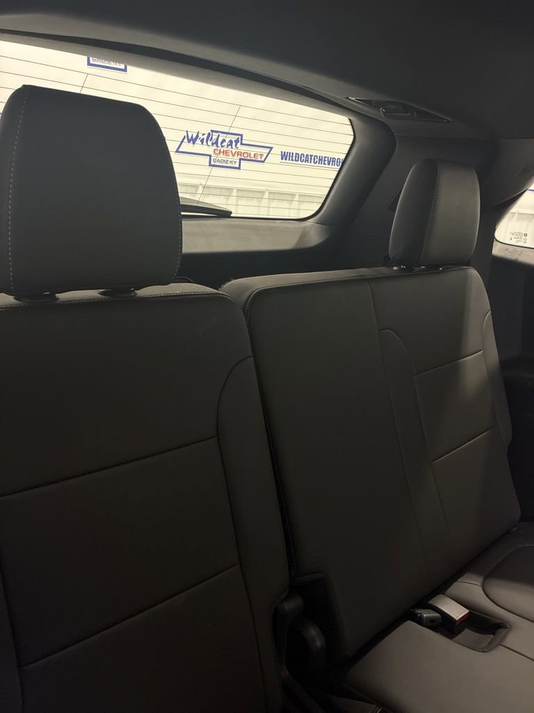 Used 2023 Chevrolet Traverse LT image 41