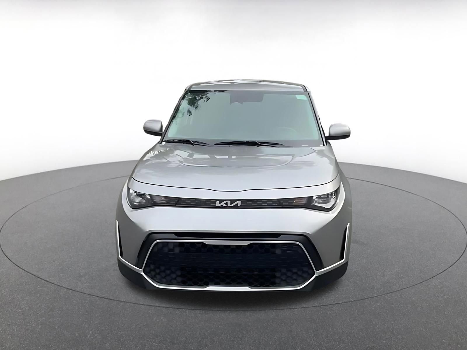 Used 2025 Kia Soul LX w/ LX Technology Package image 4