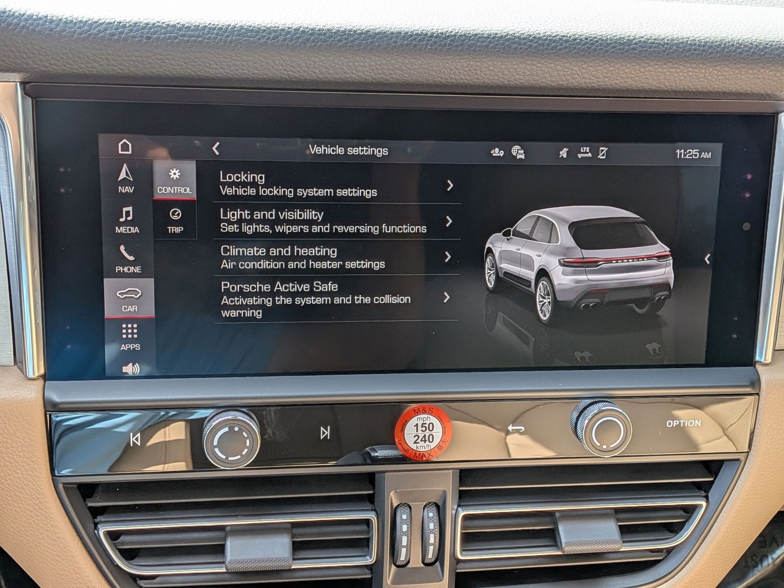 New 2026 Porsche Macan image 18