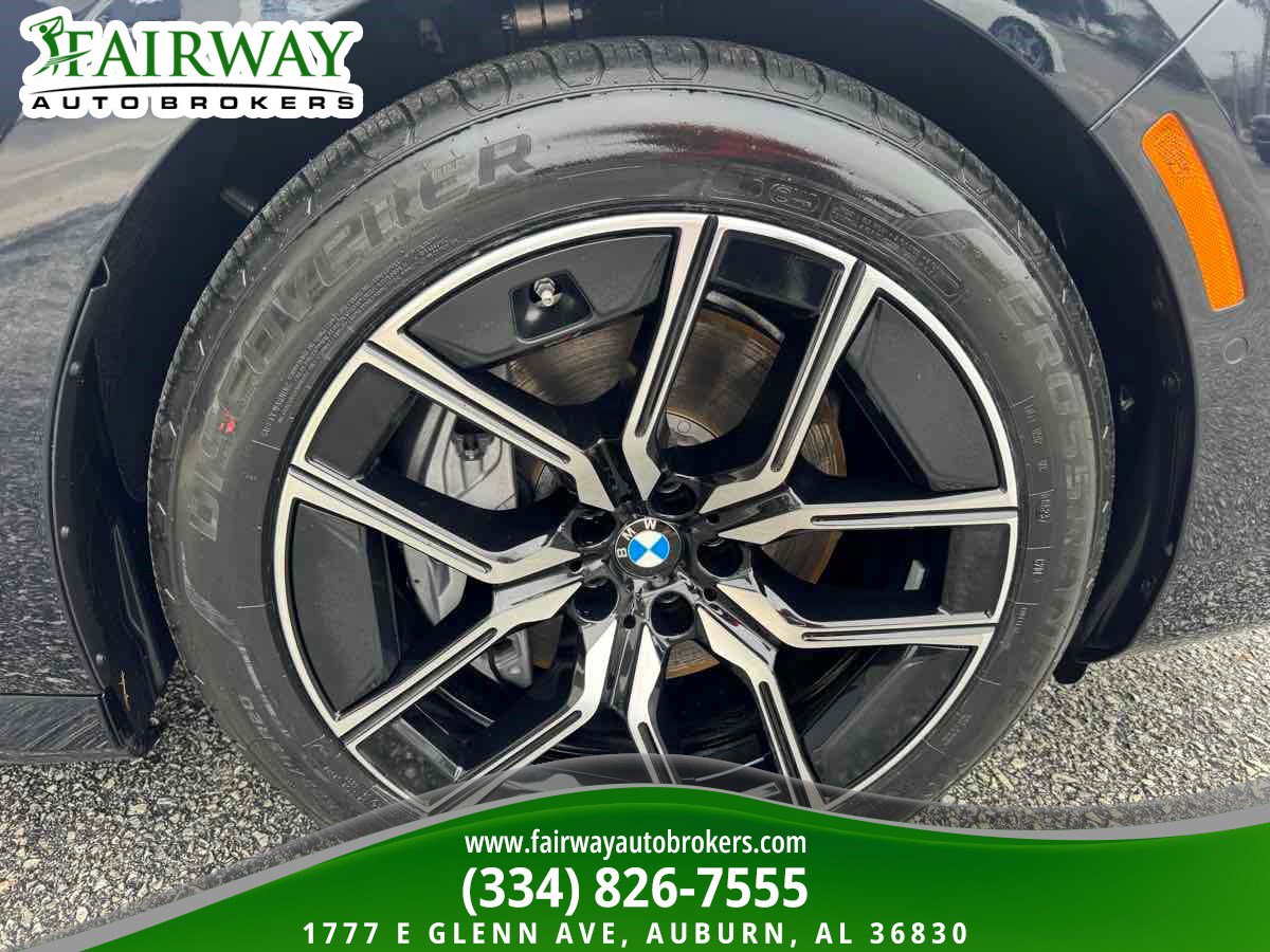 Used 2025 BMW 740i xDrive AWD/4WD image 32
