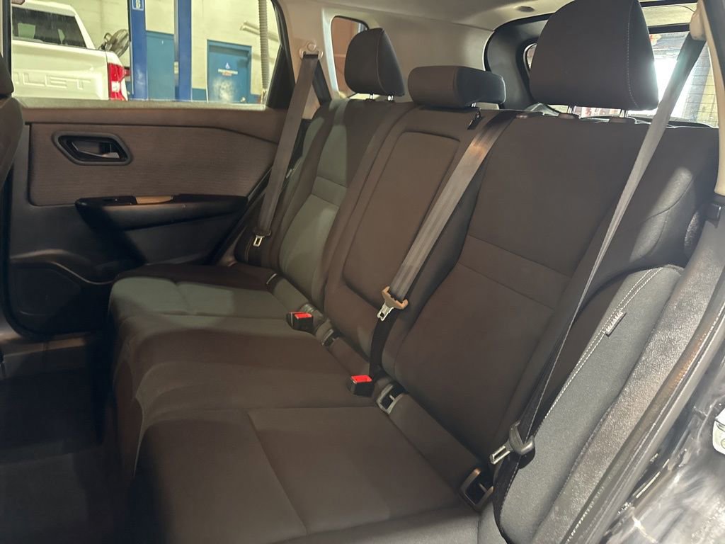 Used 2023 Nissan Rogue S image 26