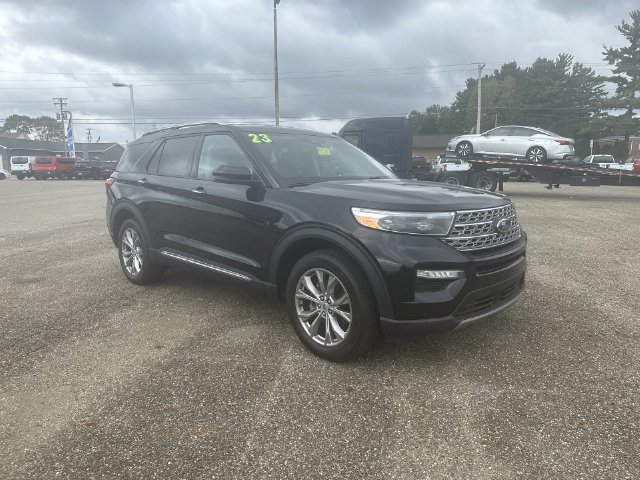 Used 2023 Ford Explorer Limited w/ Equipment Group 301A AWD/4WD image 12