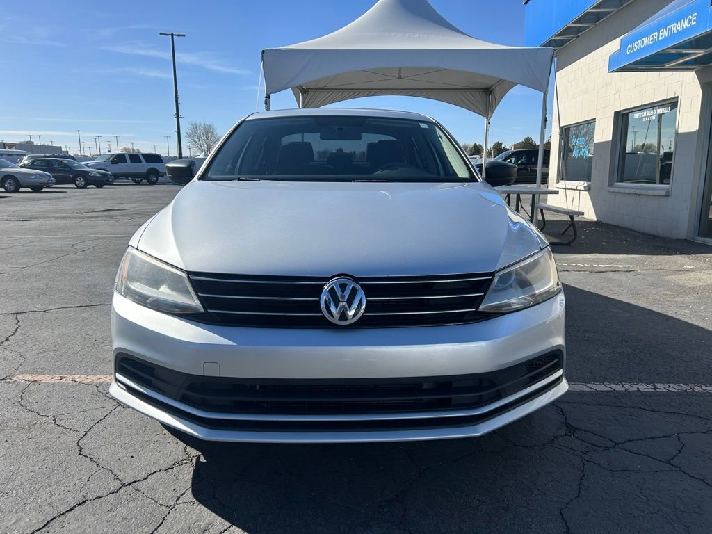 Used 2016 Volkswagen Jetta SE image 2
