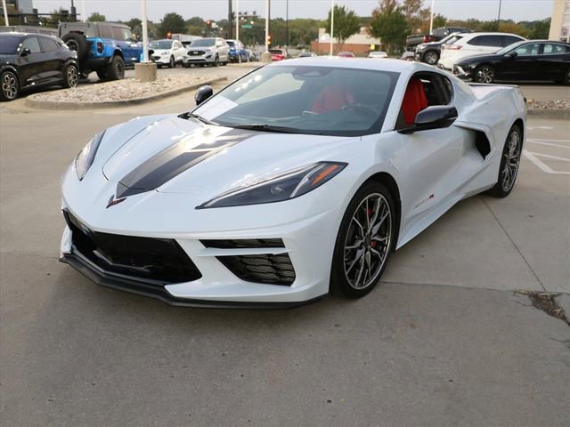 Used 2024 Chevrolet Corvette Stingray Coupe image 2